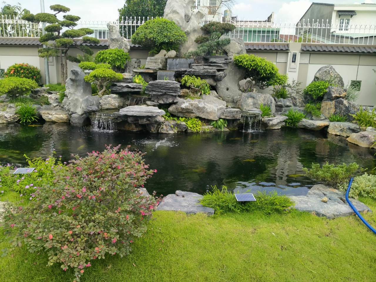 Thi công hòn non bộ